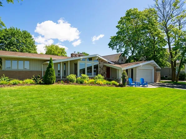 1312 Memorial Dr, Sturgeon Bay, WI 54235