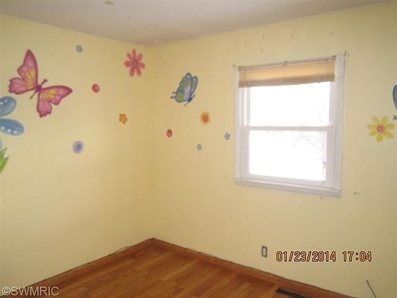 5th image of 20917 Capital Ave NE