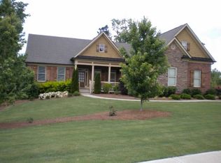 581 Lake Crest Dr, Jefferson, GA 30549