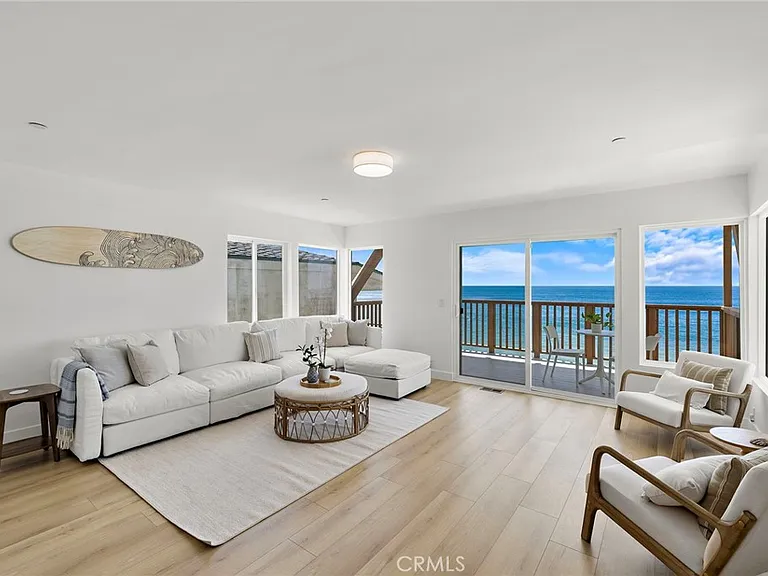 1045 Gaviota Dr #B — Photo 7