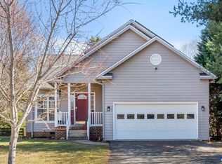 1095 Highlands Dr, Charlottesville, VA