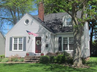 409 Kenilworth Rd, Bay Village, OH 44140