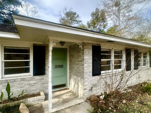 2100 Park Ln