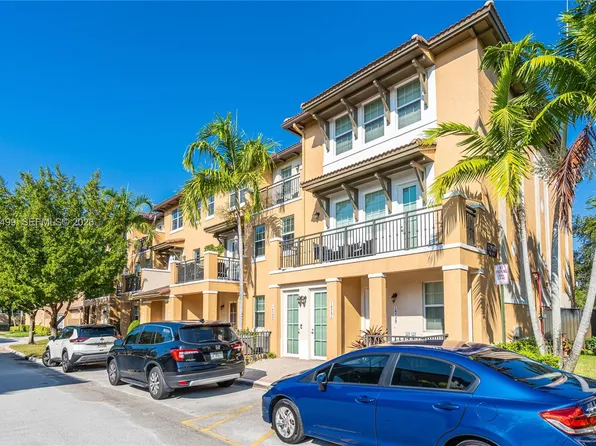 14749 SW 9th St #3110, Pembroke Pines, FL 33027