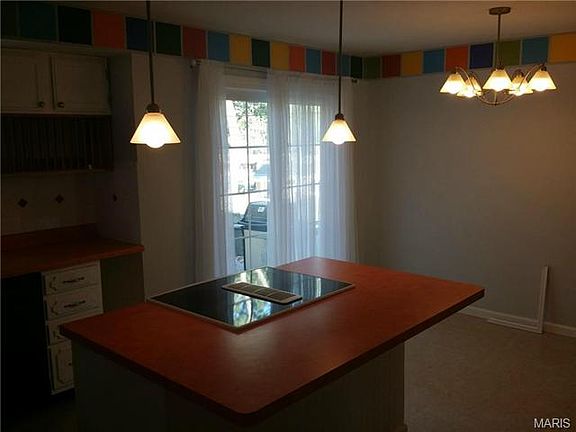 3rd image of 1337 Glenmeade Dr