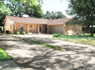 2601 Chevy Chase Dr, Irving, TX 75062