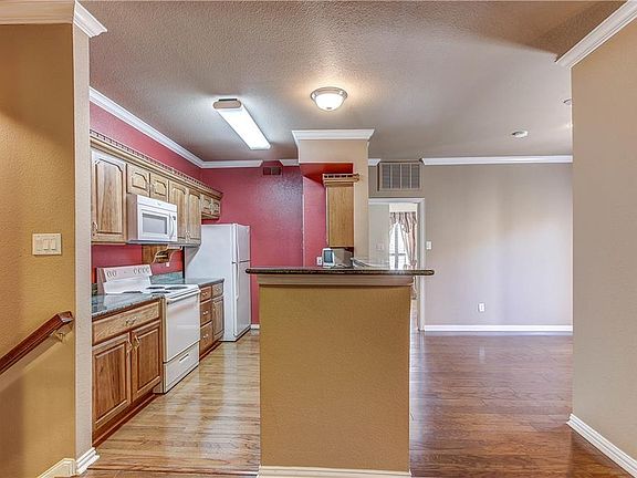 4th image of 2524 Preston Rd APT 803