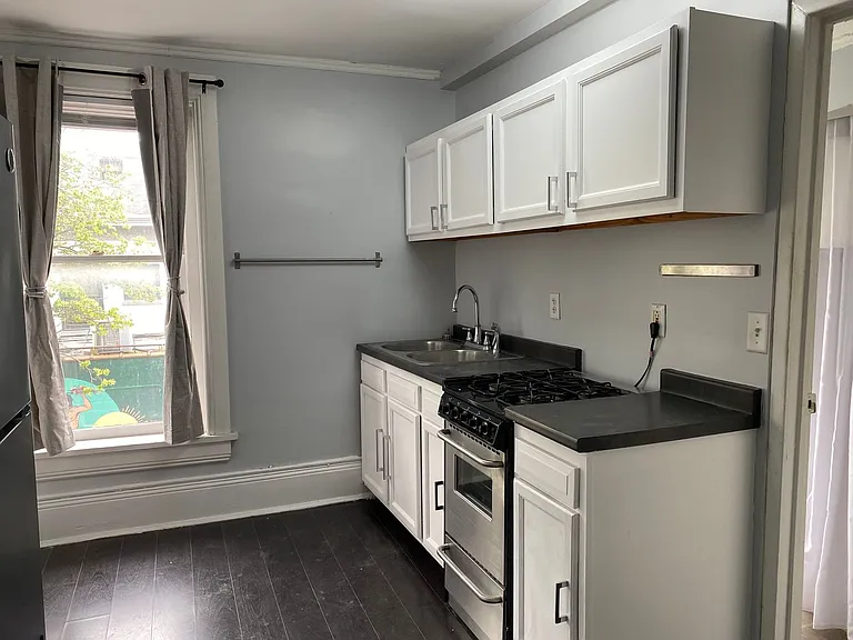 308 E Seneca St — Photo 3