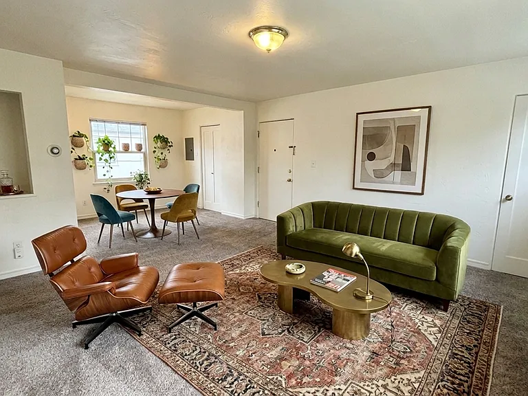 N0131 - Claremont Apartments — Photo 6