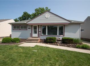 29215 Green Dr, Willowick, OH 44095