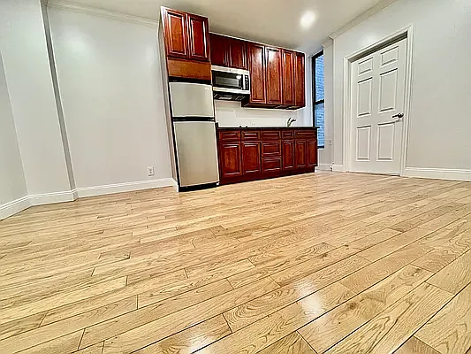 325 E 90th St #4RE — Photo 3