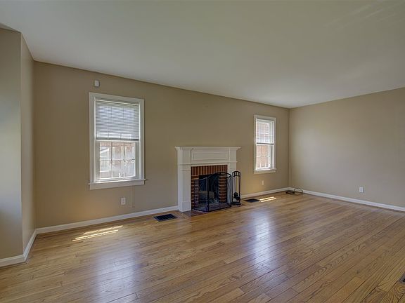 3rd image of 205 Bartlett Ave