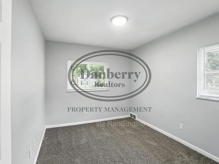 822 Searles Rd — Photo 19
