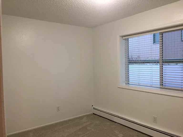 1046 W 20th Ave #A — Photo 16