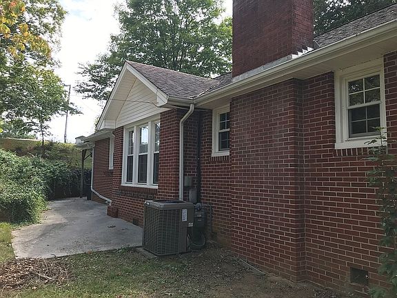 4th image of 1946 E Main St