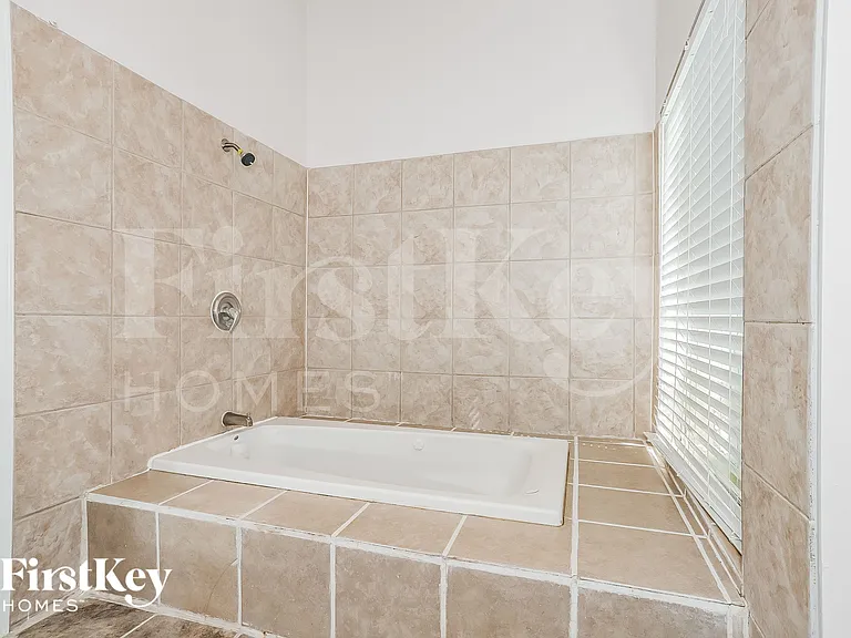 7610 San Benito Dr — Photo 9