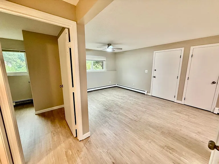 945 Mammoth Rd #1-S — Photo 5