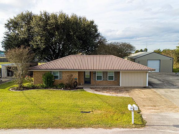 3rd image of 321 Karen Dr