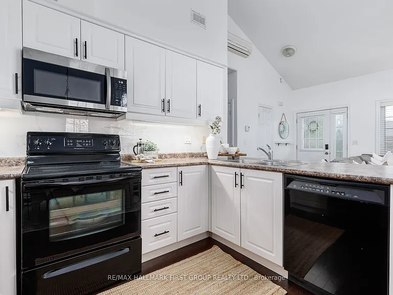 325 Densmore Rd #1501 — Photo 18