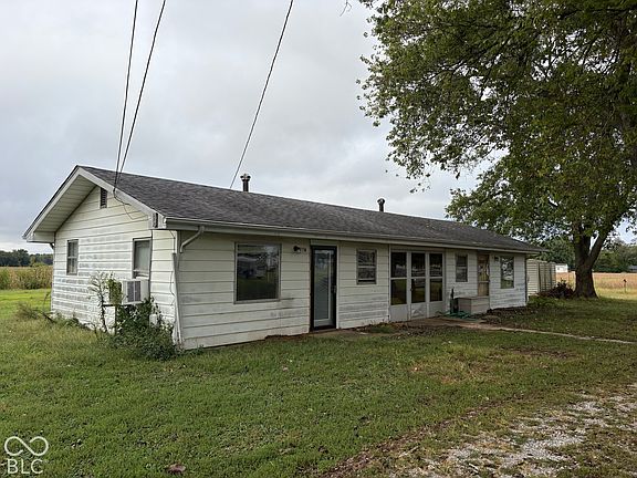 3rd image of 735 W 200th Rd S