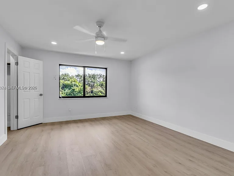 8535 Casa Del Lago #F — Photo 10