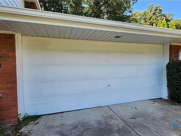 4th image of 3738 Treelawn Dr