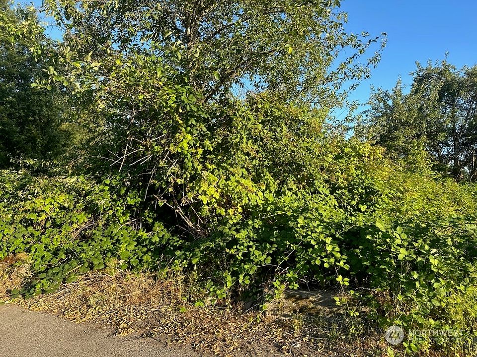 2nd image of 1718 SE Crawford Road