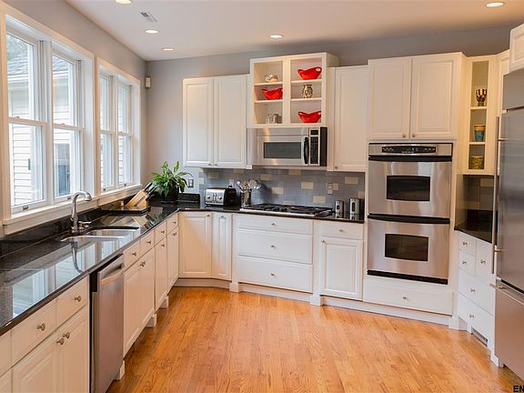5th image of 17 Summerfield Ln