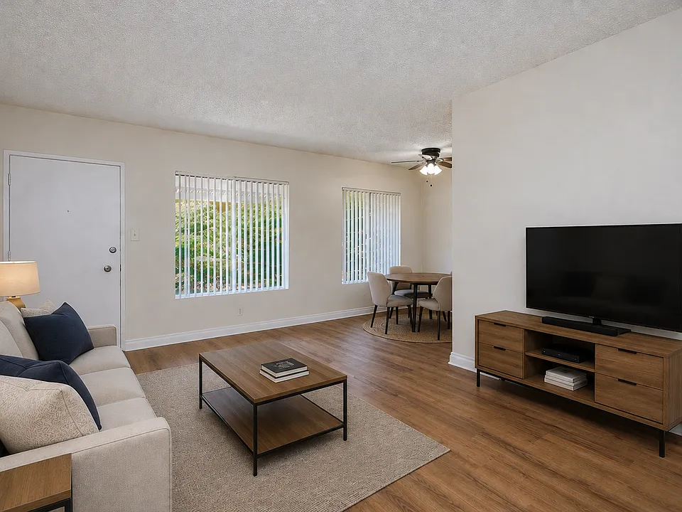 830 Elm Ave