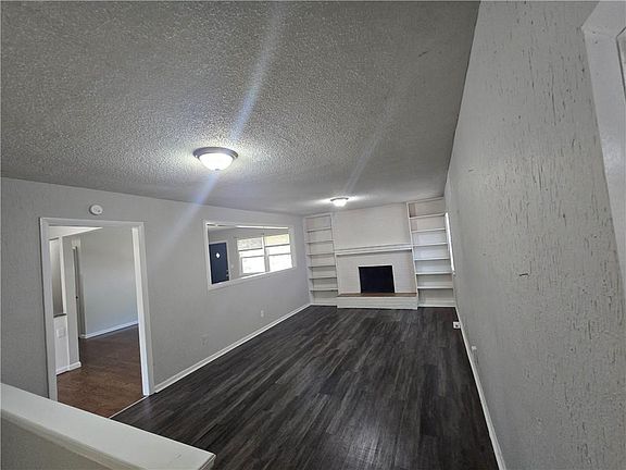 5th image of 4001 S Pleasant St