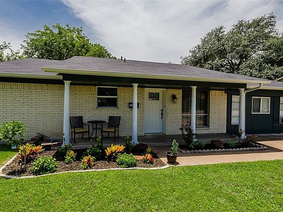 3rd image of 3300 Sharon Cir