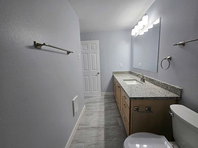 3161 N Shore Dr SE — Photo 17