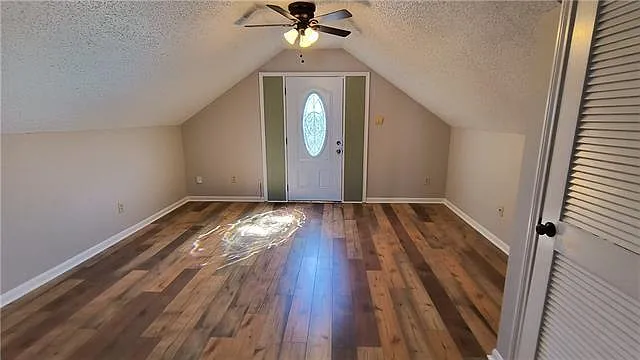1 bed, 1.0 bath, 578 sqft, $1,100 — Photo 2