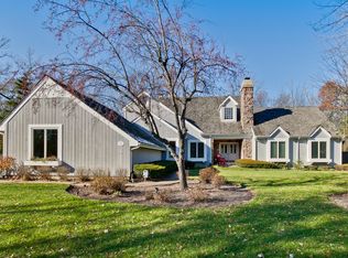 826 Fox Trail Ct, Lake Forest, IL