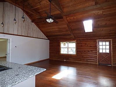 3rd image of 106 Woodlawn Dr