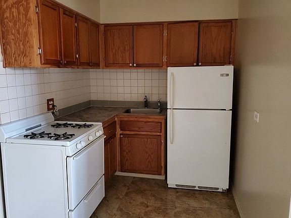 2nd image of 15312 Knox Ave APT 9