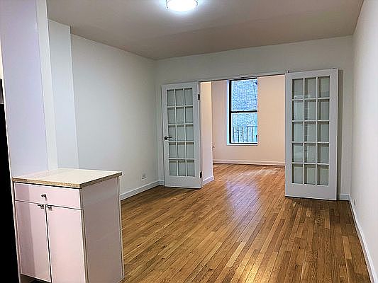 1st image of 25 Jones St APT 3C
