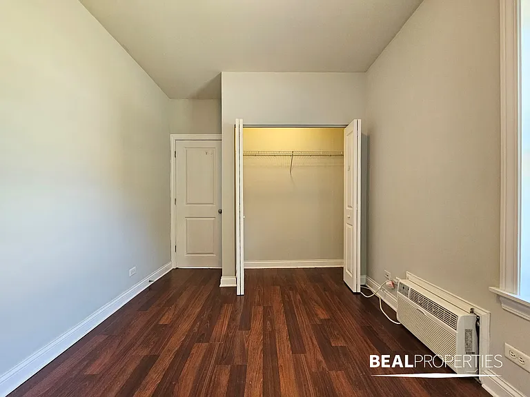 740-50 West Addison Street — Photo 17