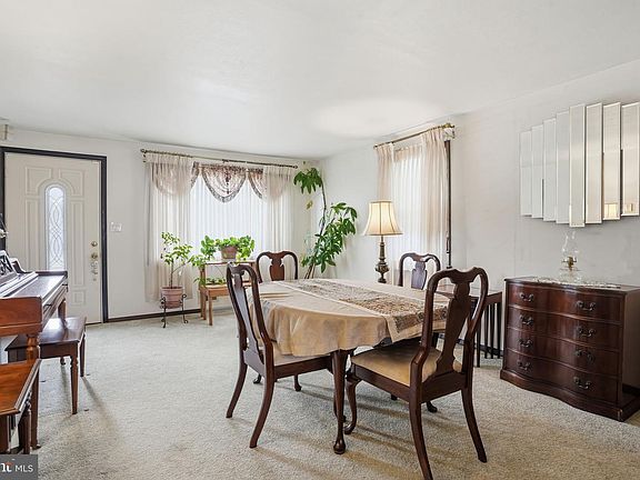 4th image of 70 Smithfield Ave