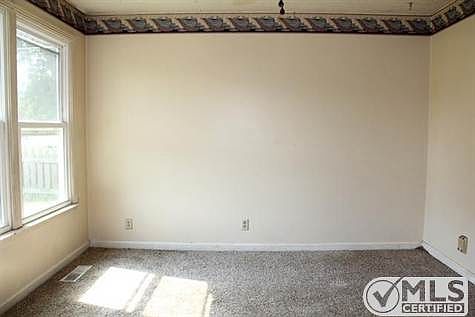 3rd image of 523 Kellia Dr