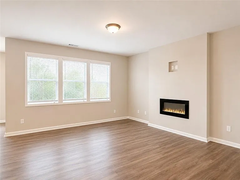 123 Mill Pond Ln — Photo 12
