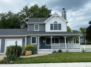 224 E 4th St, Lockport, IL 60441