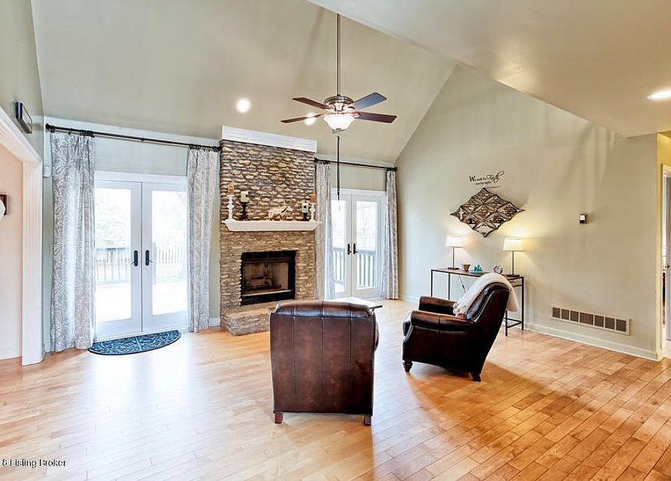 1st image of 1605 Gardiner Ln