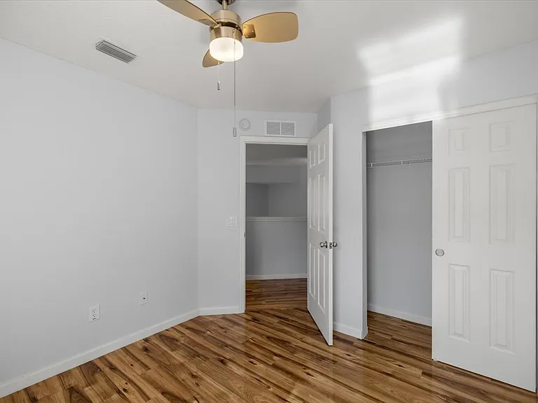 5073 SW 40th Pl — Photo 24
