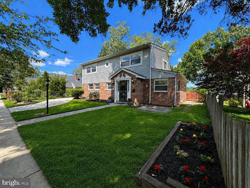 1st image of 9907 Woodland Dr