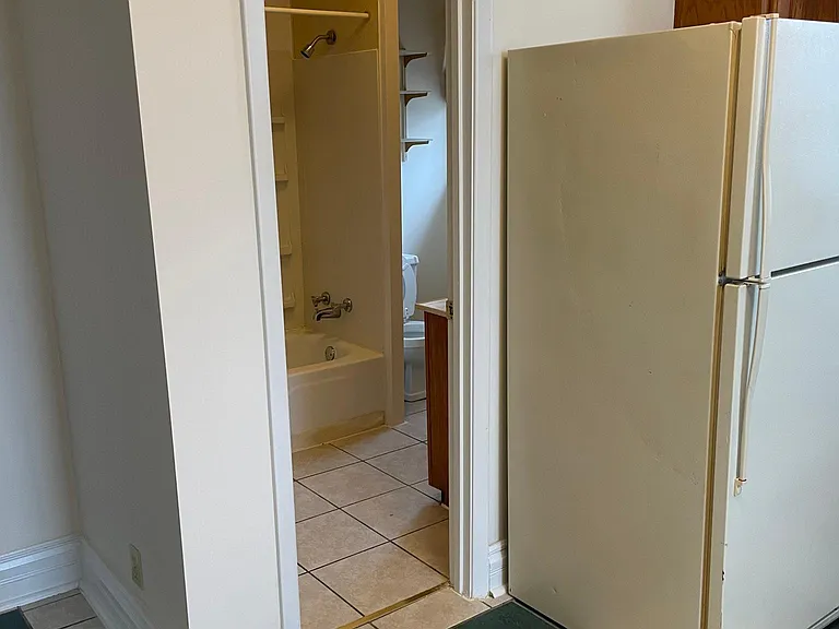 1011 Maupin Ave #5 — Photo 4