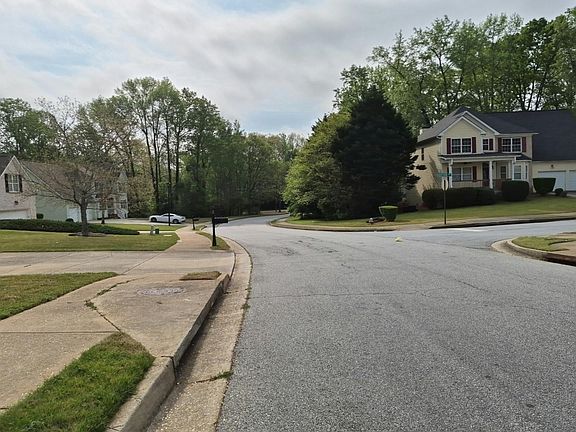 4th image of 194 Greenland Dr