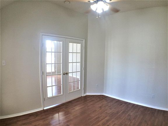 3rd image of 4017 Aladdin Dr