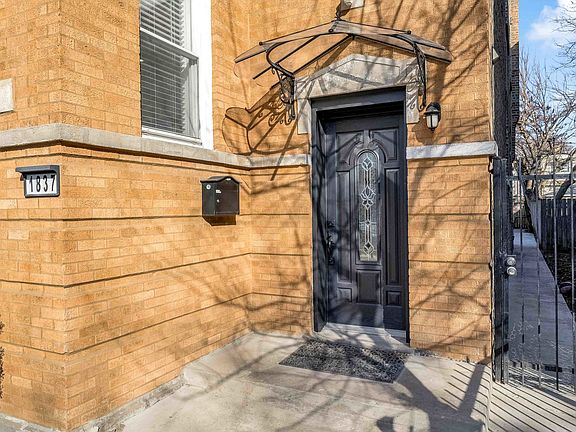 2nd image of 1837 N Mason Ave Unit 1