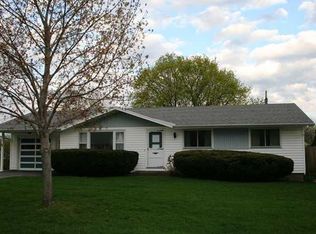 98 Sandalwood Dr, Rochester, NY 14616